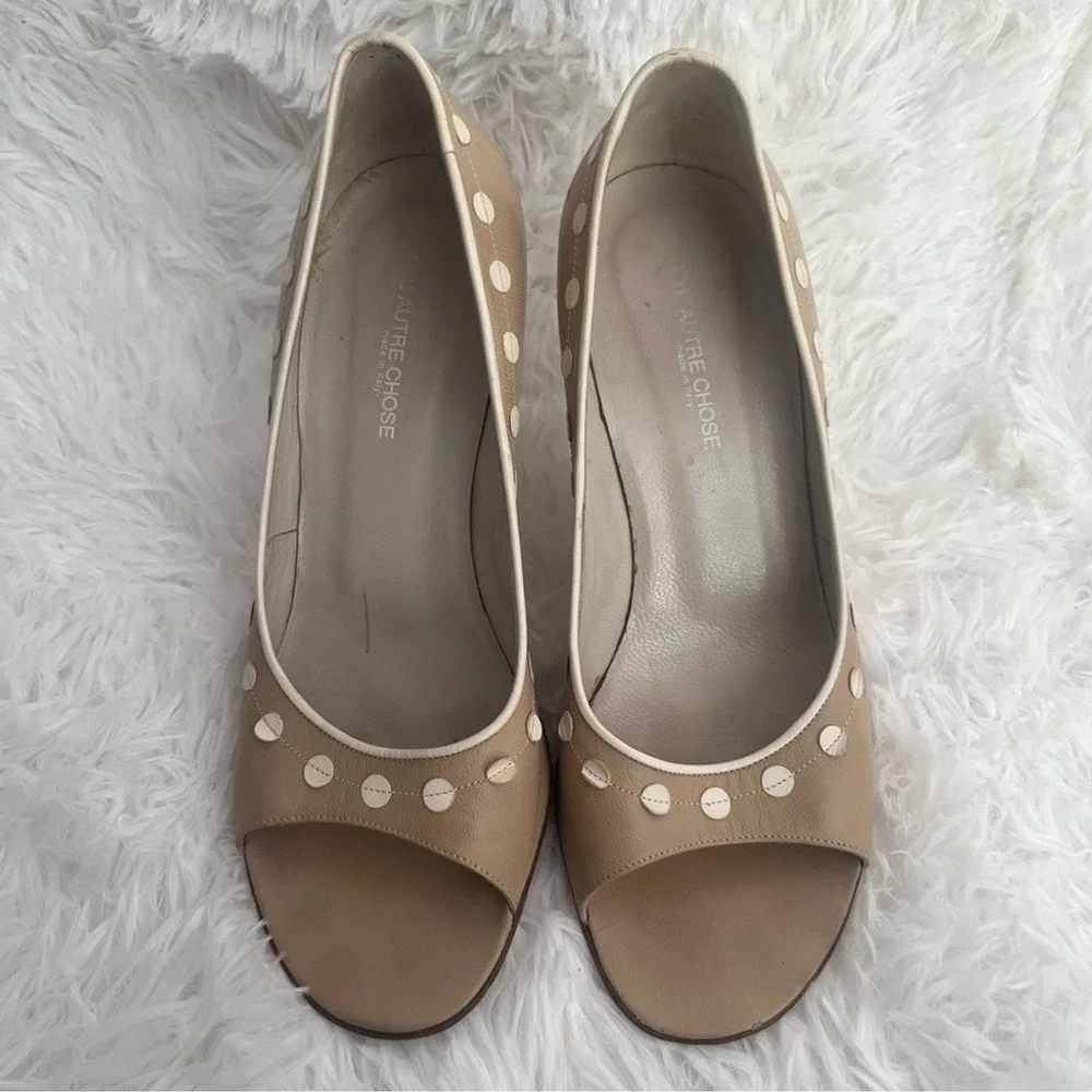 L'Autre Chose Tan Leather Peep Toe Polka Dot Studded Heels Pumps US 7.5‎ 37.5
